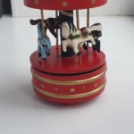 Карусель деревянная