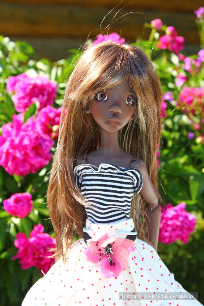 Тобичка (Tobi от Kaye Wiggs) в лучах летнего солнышка