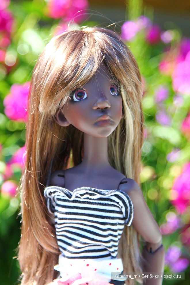 Тобичка (Tobi от Kaye Wiggs) в лучах летнего солнышка