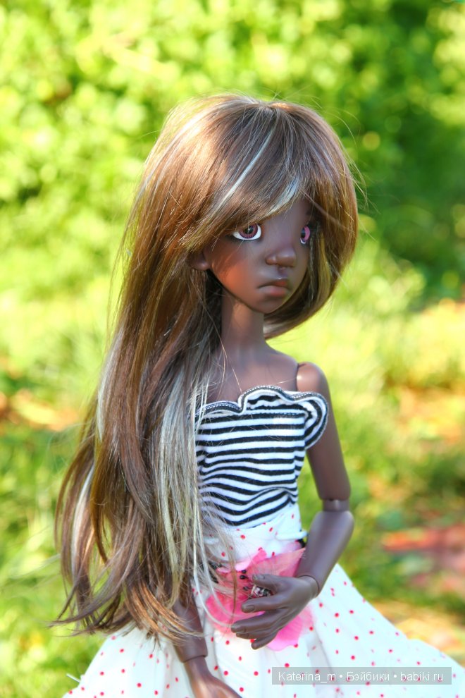 Тобичка (Tobi от Kaye Wiggs) в лучах летнего солнышка