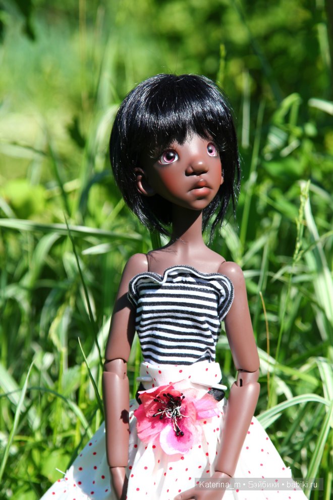 Тобичка (Tobi от Kaye Wiggs) в лучах летнего солнышка