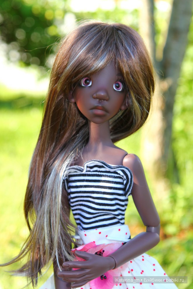 Тобичка (Tobi от Kaye Wiggs) в лучах летнего солнышка