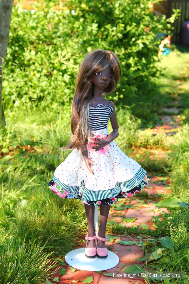 Тобичка (Tobi от Kaye Wiggs) в лучах летнего солнышка