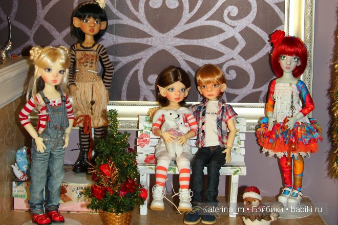 Поздравляем всех с наступающими праздниками! Мои девочки от Kaye Wiggs