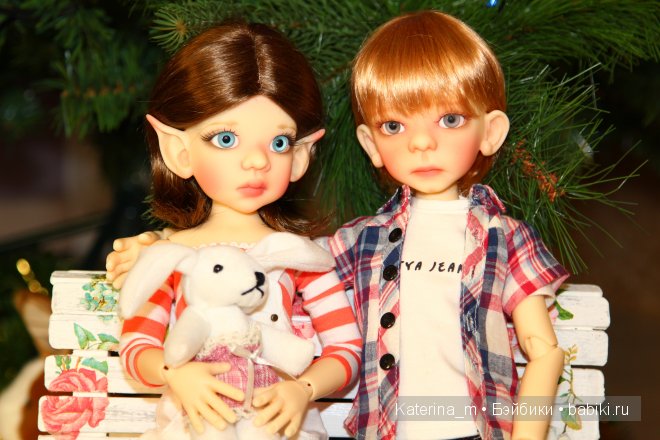 Поздравляем всех с наступающими праздниками! Мои девочки от Kaye Wiggs