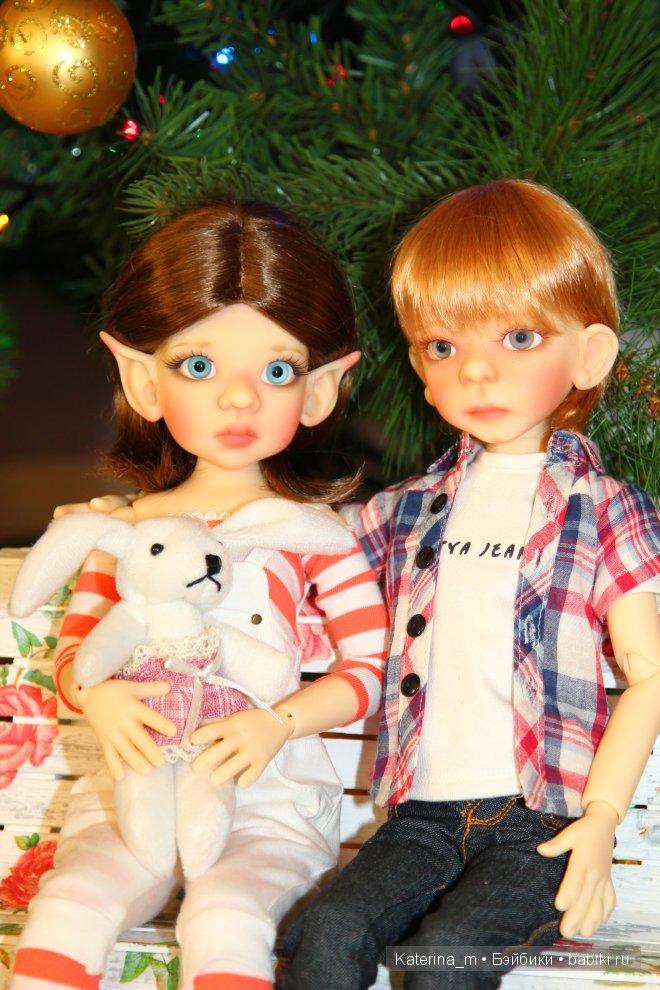 Поздравляем всех с наступающими праздниками! Мои девочки от Kaye Wiggs