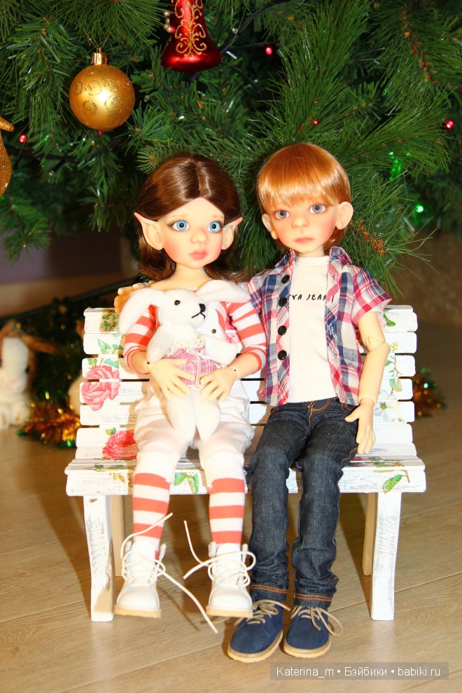 Поздравляем всех с наступающими праздниками! Мои девочки от Kaye Wiggs