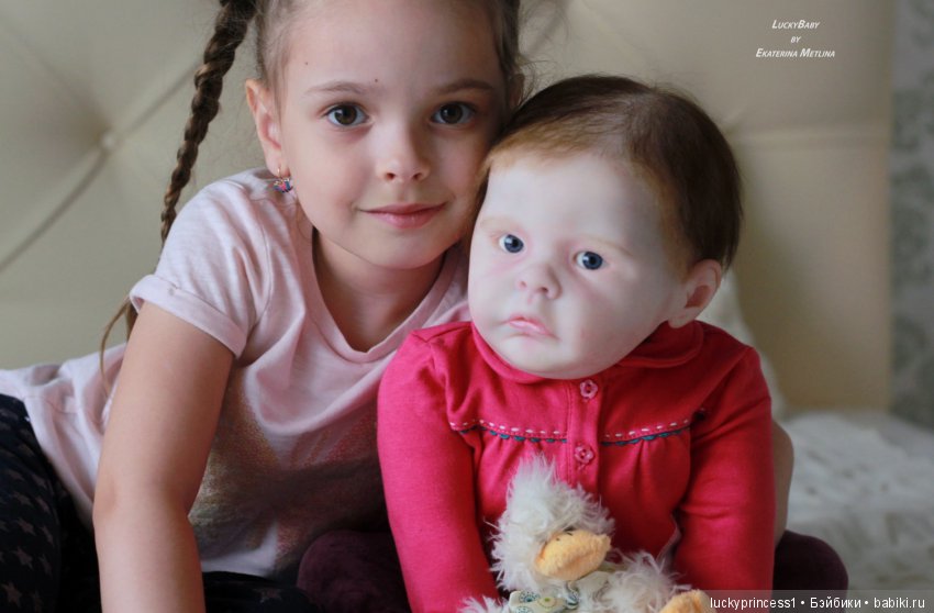 Лили-Марлен, девочка из одноименного молда скульптора Sylvia Manning