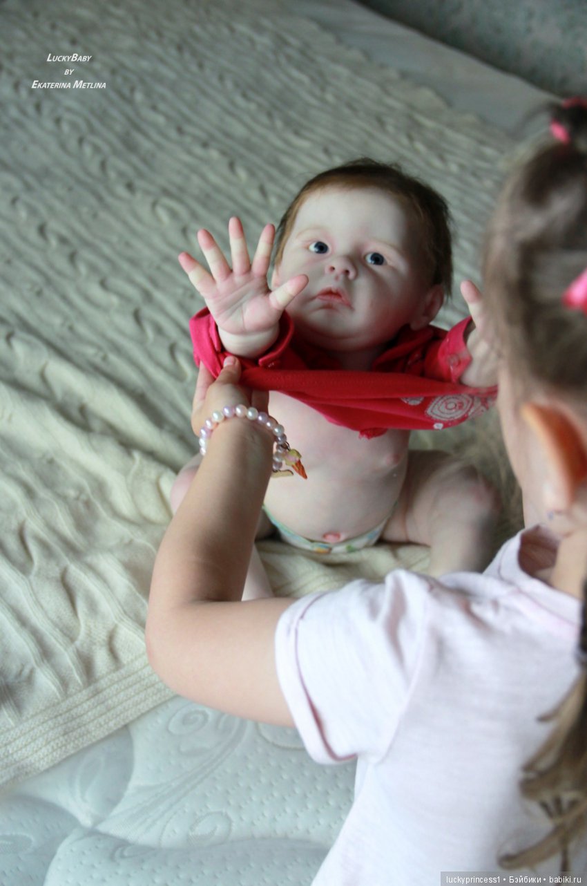 Лили-Марлен, девочка из одноименного молда скульптора Sylvia Manning