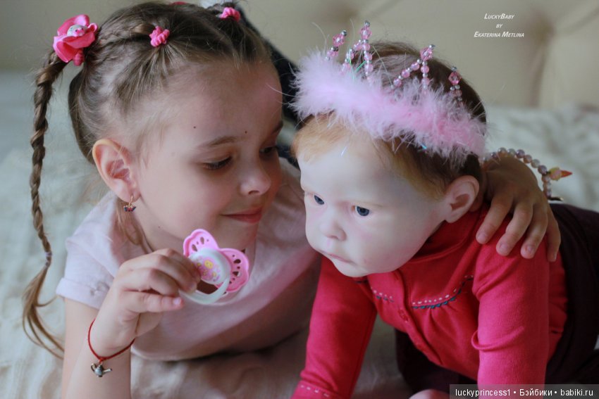 Лили-Марлен, девочка из одноименного молда скульптора Sylvia Manning