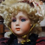 Реплика антикварной куклы с телом Леди