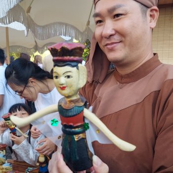 Вьетнамский кукольный театр на Манежной площади