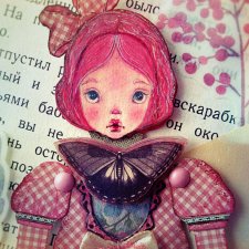 Куколка-бабочка (бумажная кукла)