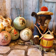 Не отпускают меня антикварные игрушки  на колесах фирмы Steiff. Вдохновляют