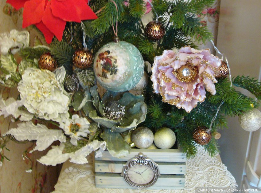 Две новогодние композиции... Найдите разницу (фото 9)