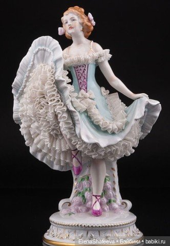 Изящный кружевной фарфор и статуэтки "кружевницы"