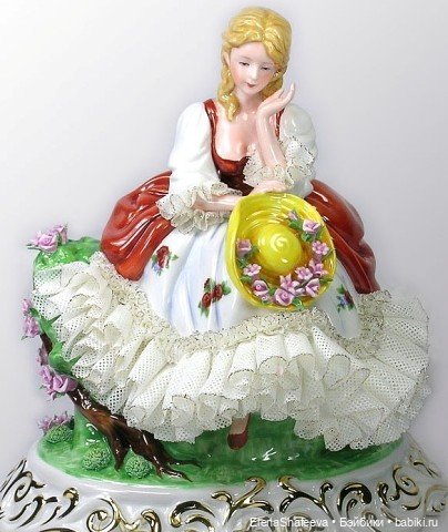 Изящный кружевной фарфор и статуэтки "кружевницы" (фото 7)