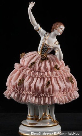 Изящный кружевной фарфор и статуэтки "кружевницы"