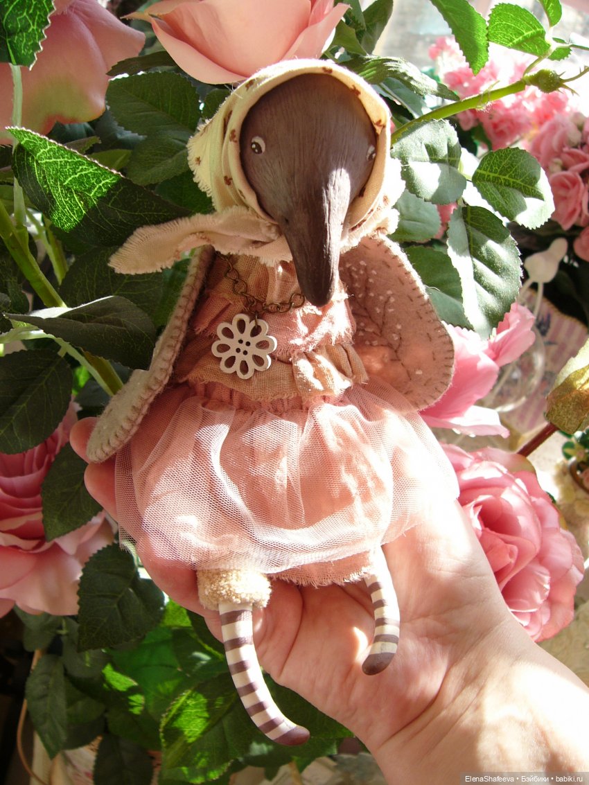 Вот такая Ворона прилетела ко мне в День 8 Марта