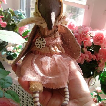 Вот такая Ворона прилетела ко мне в День 8 Марта