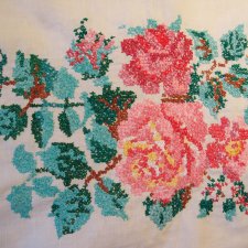 Антикварная салфетка с красивой вышивкой. Франция