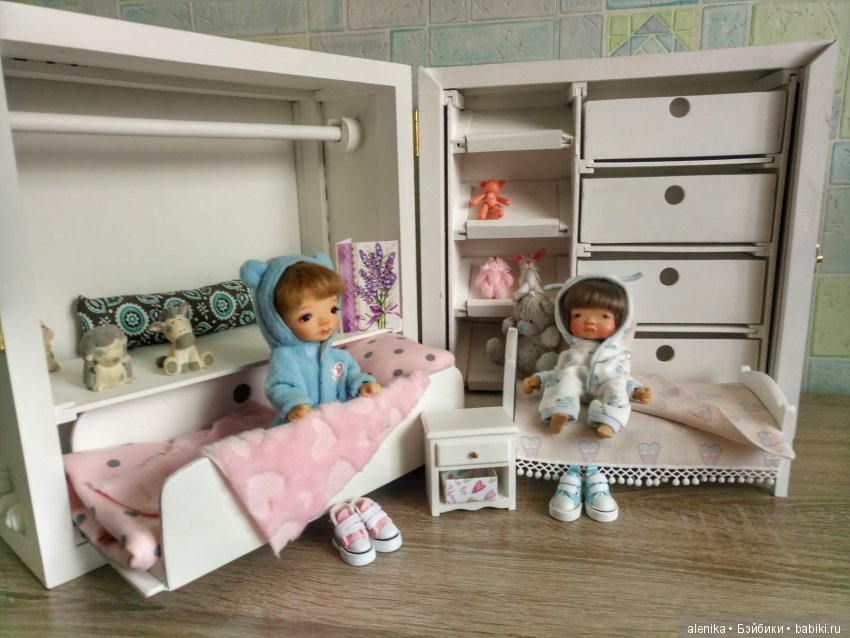 Ящик-трансформер /гардеробная для кукол