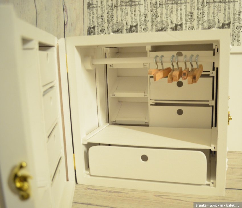 Ящик-трансформер /гардеробная для кукол (фото 7)