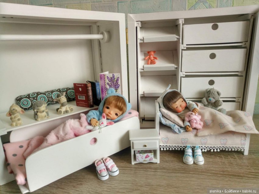 Ящик-трансформер /гардеробная для кукол