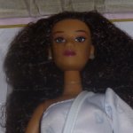 Naturalistas Doll Kelsey NRFB - размер Barbie