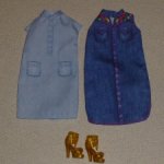 Оригинальные джинсовые платья Mattel для Барби и кукол 12 дюймов - лот из двух + бонус (туфли)