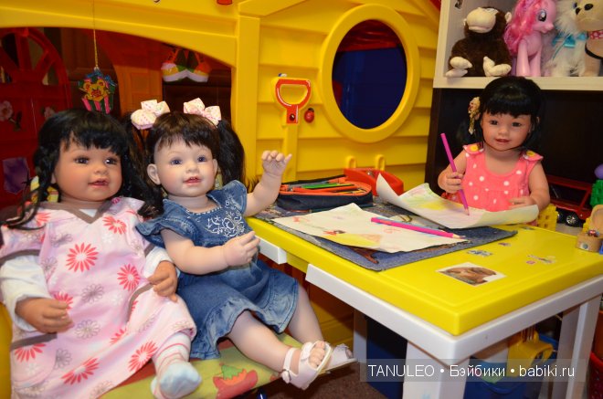 Сестрички близняшки Adora Doll (фото 8)