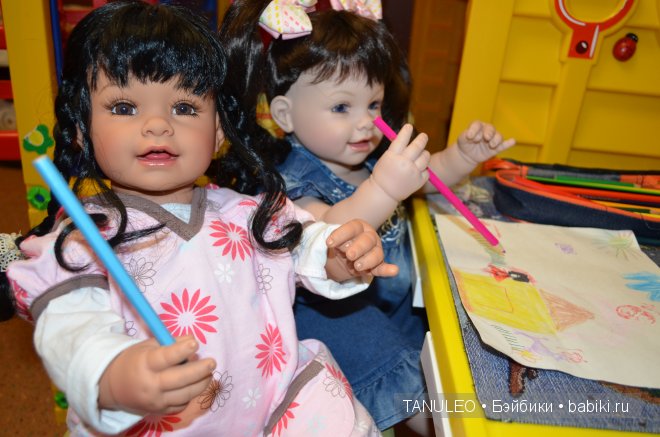 Сестрички близняшки Adora Doll (фото 7)