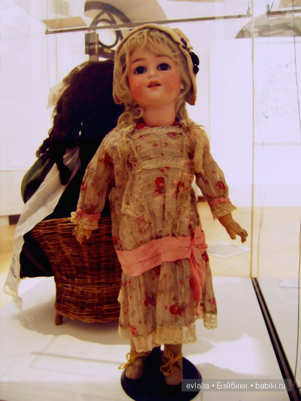 Выставка "Мода по-взрослому: истории из кукольного гардероба" в Музее Царицыно в Москве 2014