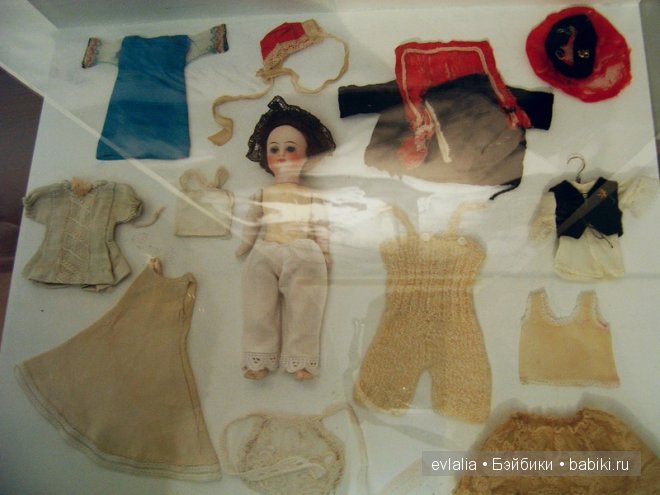 Выставка "Мода по-взрослому: истории из кукольного гардероба" в Музее Царицыно в Москве 2014