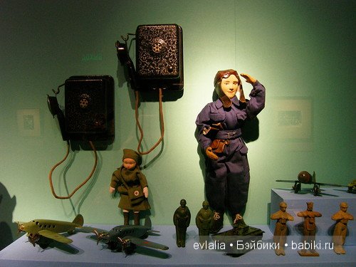 "Другое детство". Выставка игрушек 1920х - 1950х гг. из коллекции Сергея Романова. Москва. Музей Коломенское