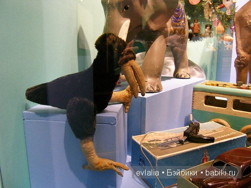 "Другое детство". Выставка игрушек 1920х - 1950х гг. из коллекции Сергея Романова. Москва. Музей Коломенское