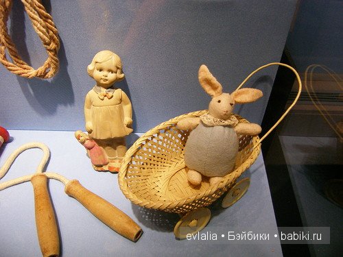 Другое детство. Выставка игрушек 1920х - 1950х гг. из коллекции Сергея Романова. Москва. Музей Коломенское