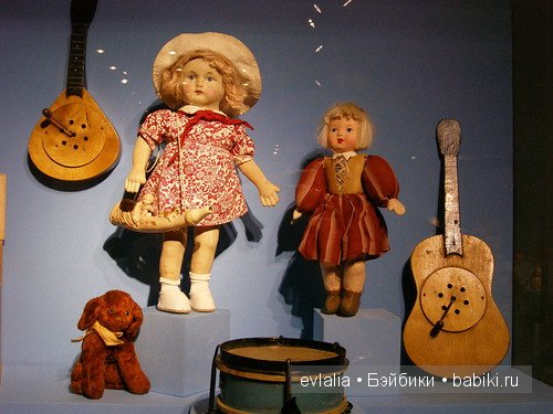 Другое детство. Выставка игрушек 1920х - 1950х гг. из коллекции Сергея Романова. Москва. Музей Коломенское