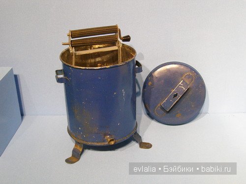 "Другое детство". Выставка игрушек 1920х - 1950х гг. из коллекции Сергея Романова. Москва. Музей Коломенское