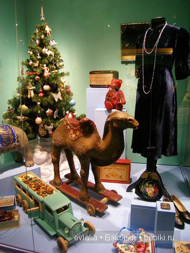 "Другое детство". Выставка игрушек 1920х - 1950х гг. из коллекции Сергея Романова. Москва. Музей Коломенское