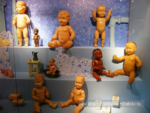 "Другое детство". Выставка игрушек 1920х - 1950х гг. из коллекции Сергея Романова. Москва. Музей Коломенское