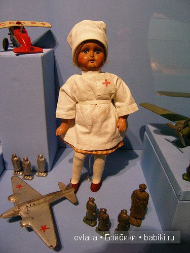 "Другое детство". Выставка игрушек 1920х - 1950х гг. из коллекции Сергея Романова. Москва. Музей Коломенское (фото 9)
