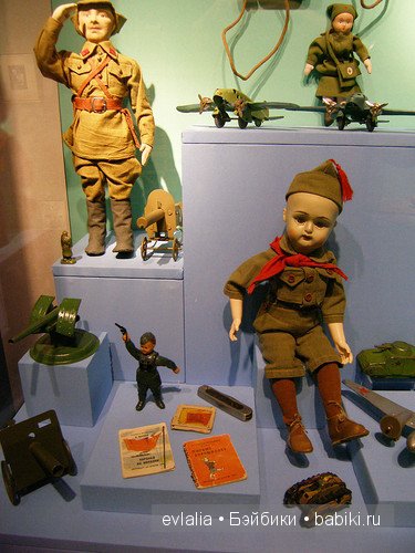 "Другое детство". Выставка игрушек 1920х - 1950х гг. из коллекции Сергея Романова. Москва. Музей Коломенское (фото 10)