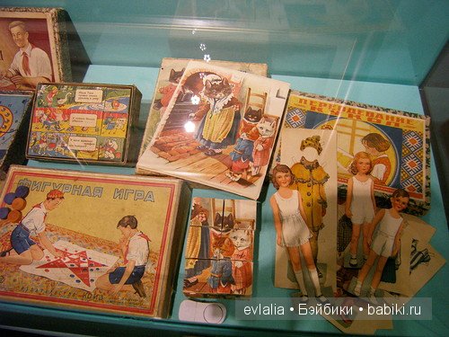 "Другое детство". Выставка игрушек 1920х - 1950х гг. из коллекции Сергея Романова. Москва. Музей Коломенское