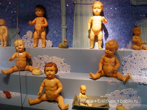 "Другое детство". Выставка игрушек 1920х - 1950х гг. из коллекции Сергея Романова. Москва. Музей Коломенское