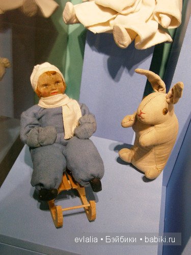 "Другое детство". Выставка игрушек 1920х - 1950х гг. из коллекции Сергея Романова. Москва. Музей Коломенское