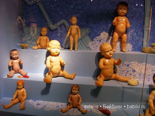 "Другое детство". Выставка игрушек 1920х - 1950х гг. из коллекции Сергея Романова. Москва. Музей Коломенское