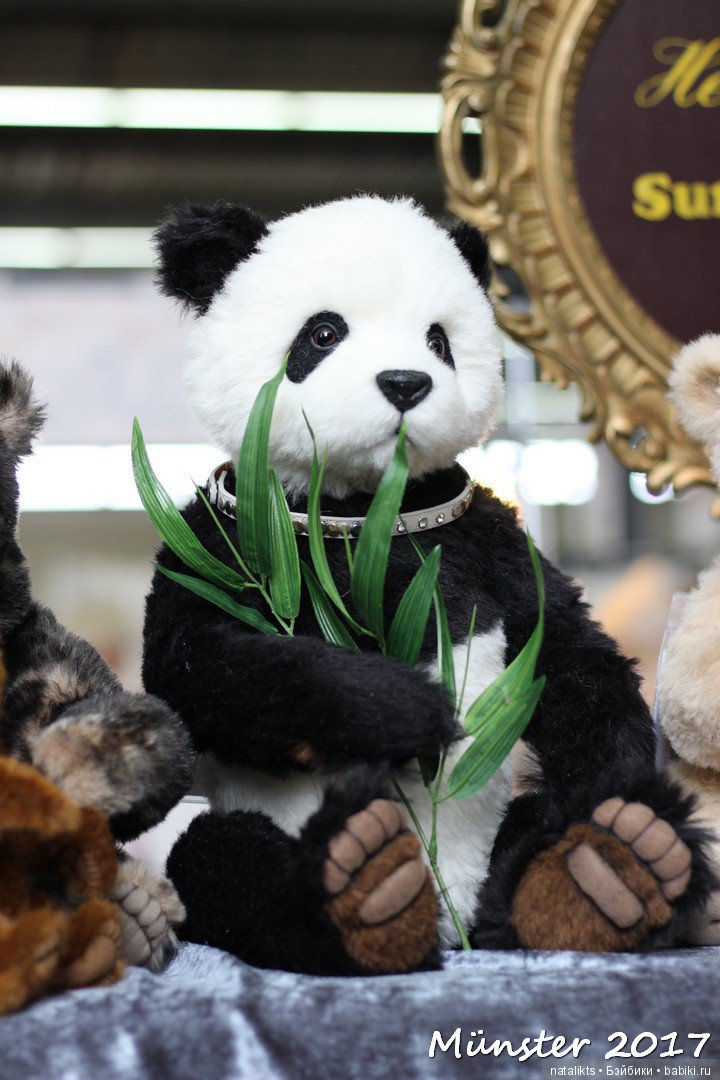 Вторая часть . Мишки и другие" плюшики" Teddy Bär Total 2017