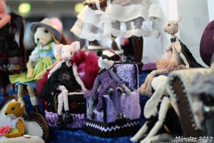 Вторая часть . Мишки и другие" плюшики" Teddy Bär Total 2017