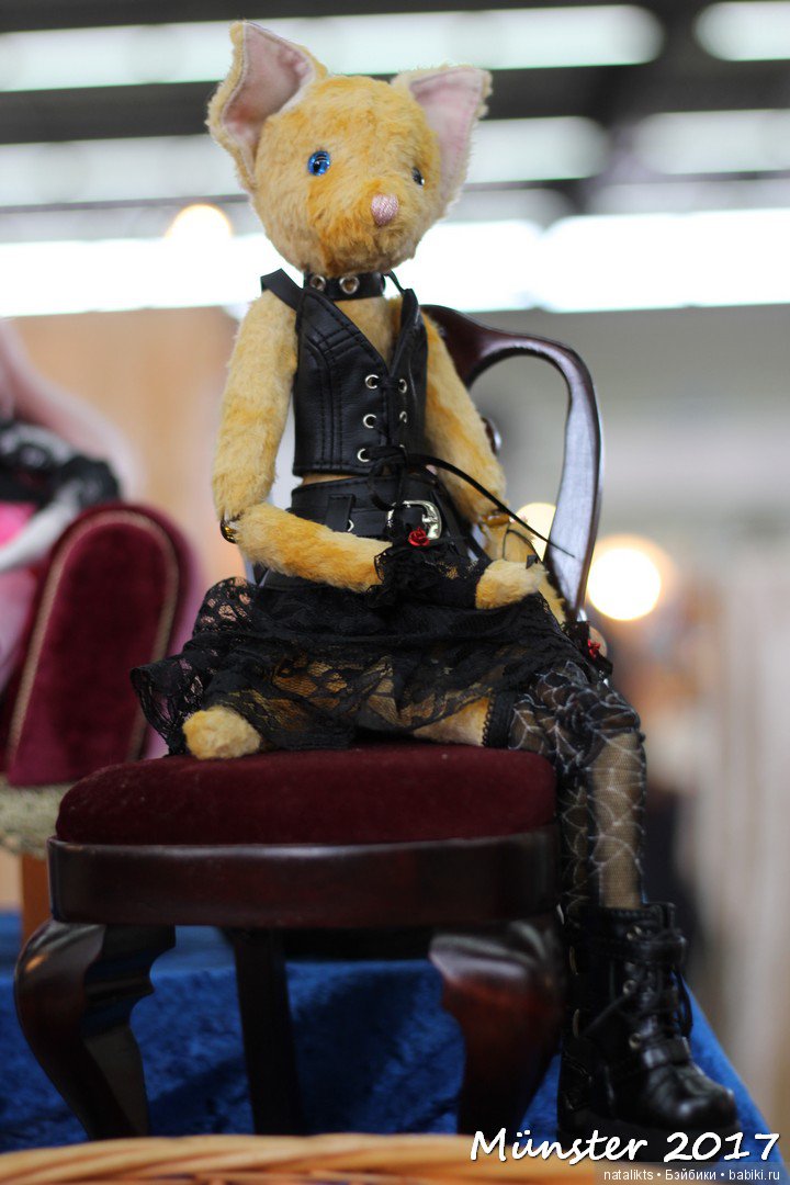 Вторая часть . Мишки и другие" плюшики" Teddy Bär Total 2017